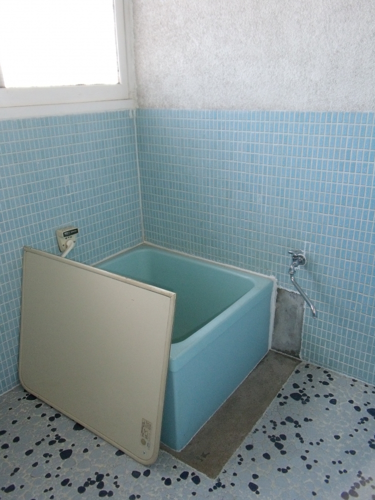 お風呂好きなご主人のため、広く清潔感のある明るい浴室になりました。